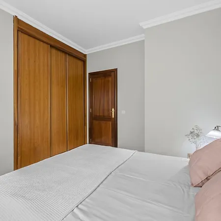 Piso Don Eduardo Apartment *